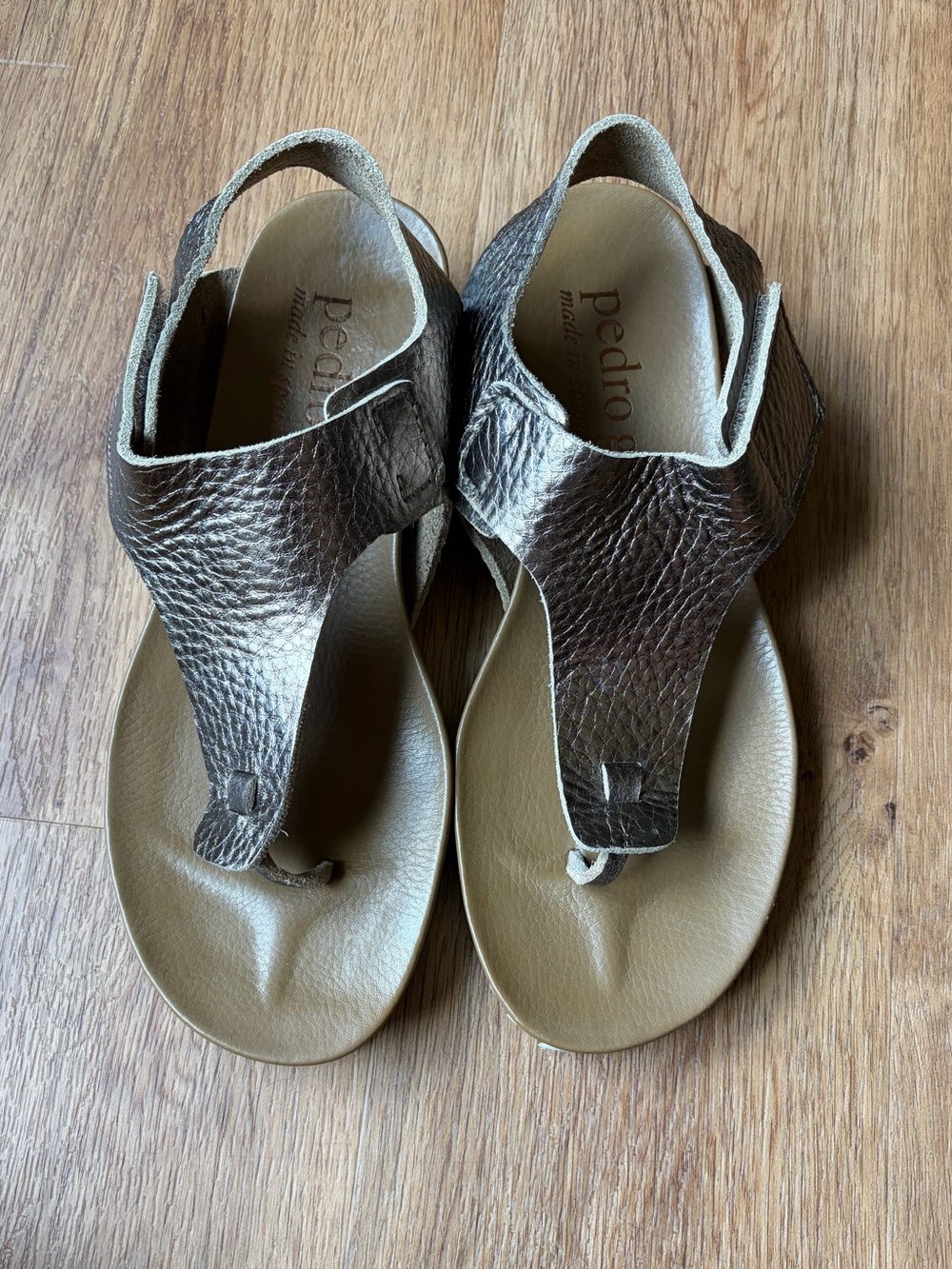 Pedro Garcia Metallic Bronze Pebbled Leather Thong Sandals EU 38 Made in Spain
